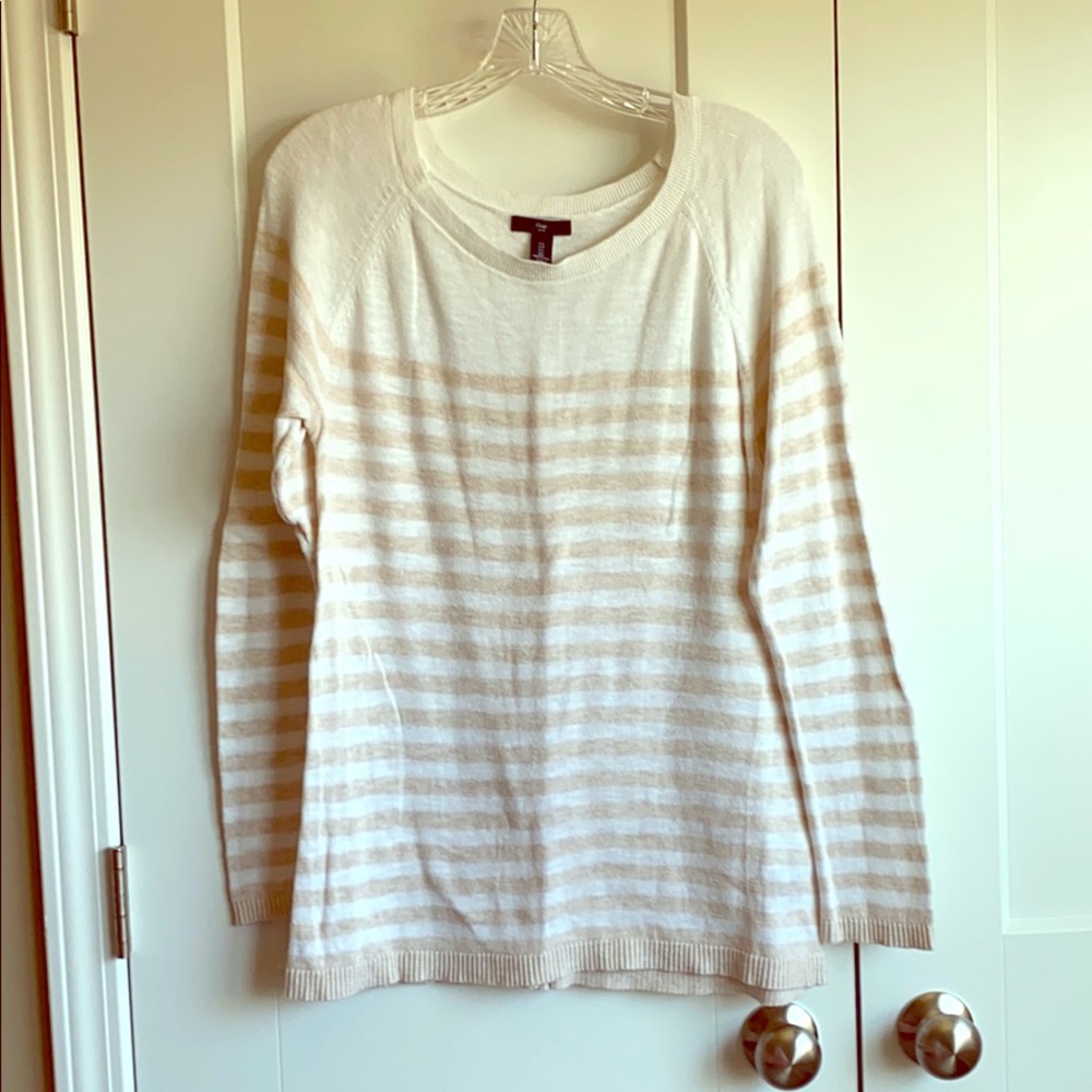 GAP sweater